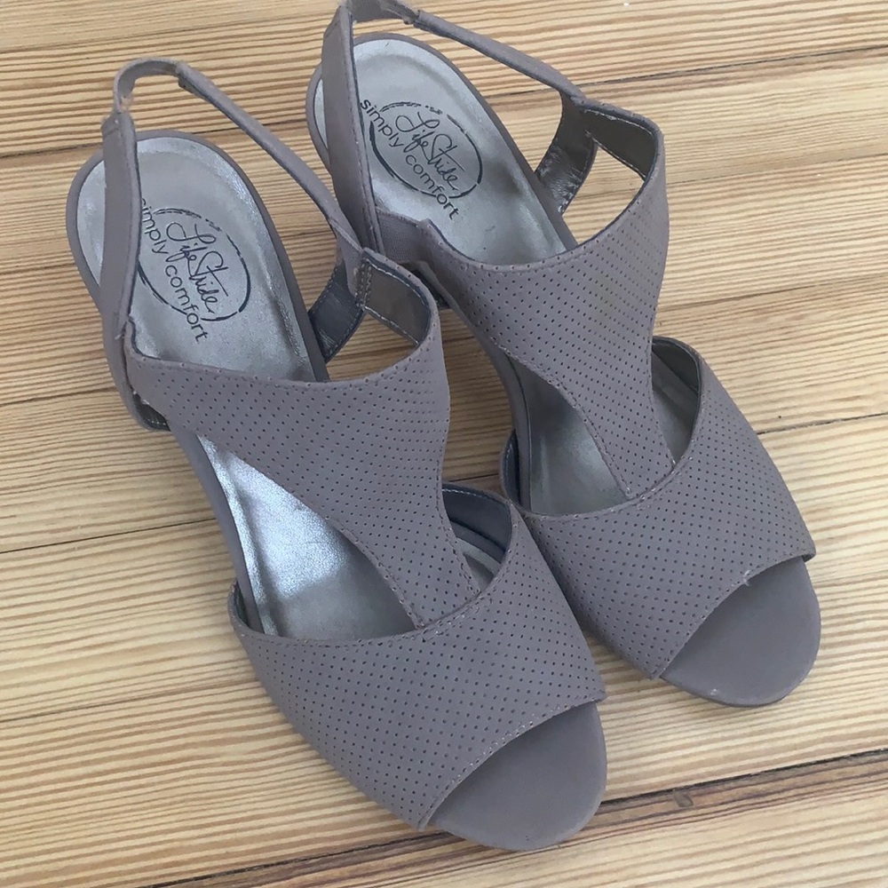 Life Stride Taupe Sandals 8.5